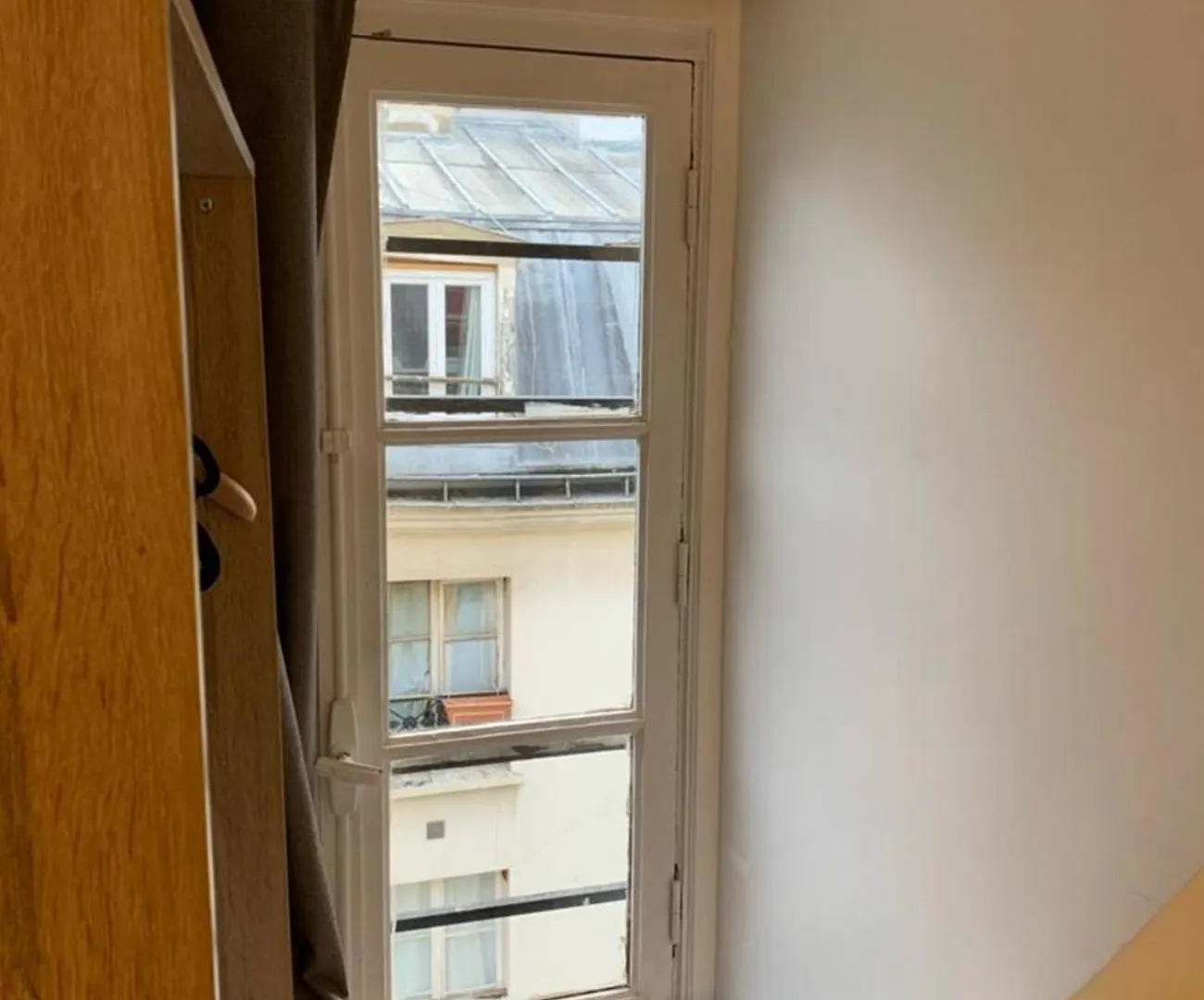 144 - Urban Charming Studio In Paris contacts